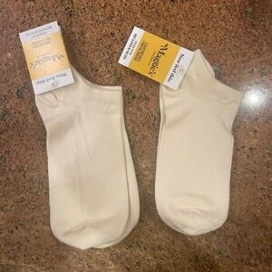 NEW! Maggie's Lightweight Footie Natural Two Pair NWT!